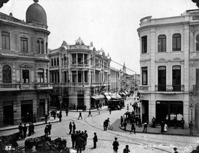 Figura 1 - São Paulo antes do automóvel. Fonte: http://cafehistoria.ning.com/photo/largo-da-se-sp?context=user