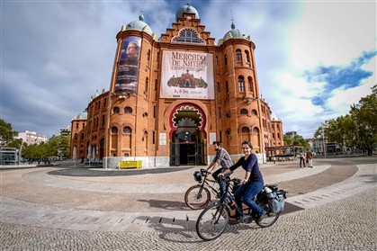Ana Pereira e Bruno pedalam pelas ruas da cidade de Lisboa desde 2005 Fotografia © Jorge Amaral/Global Imagens